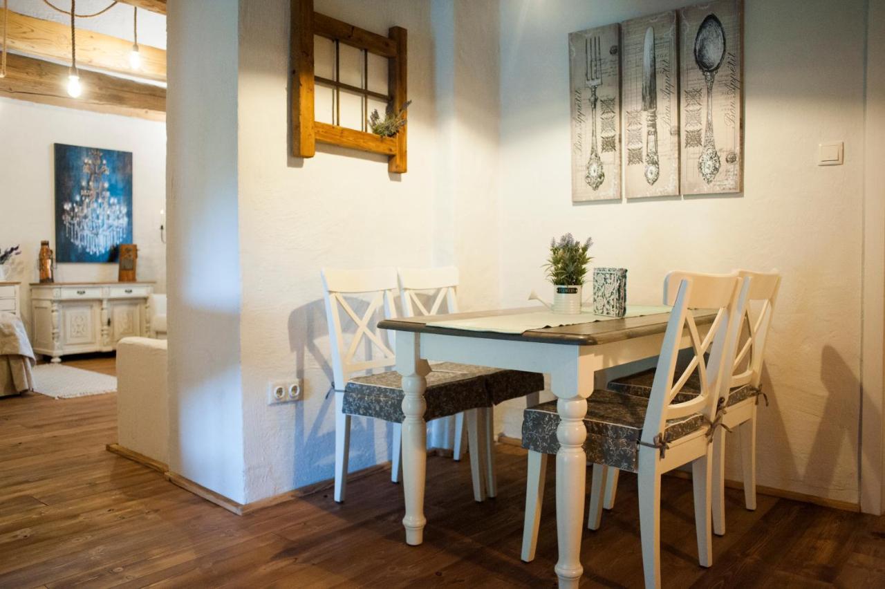 Pajta Apartman Es Vendeghaz Tata Εξωτερικό φωτογραφία